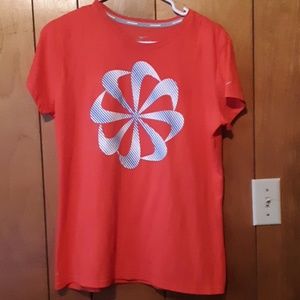 EUC Nike dri fit T size large.